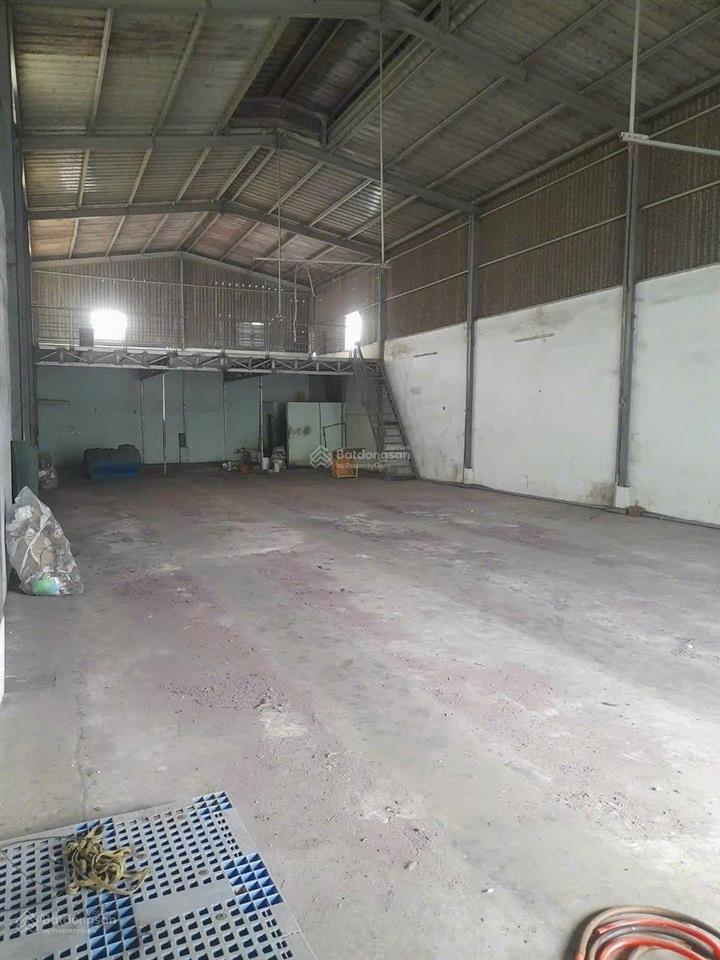 Cho thuê nhà xưởng 300m an phú đông q12. xe container giá 24tr tl