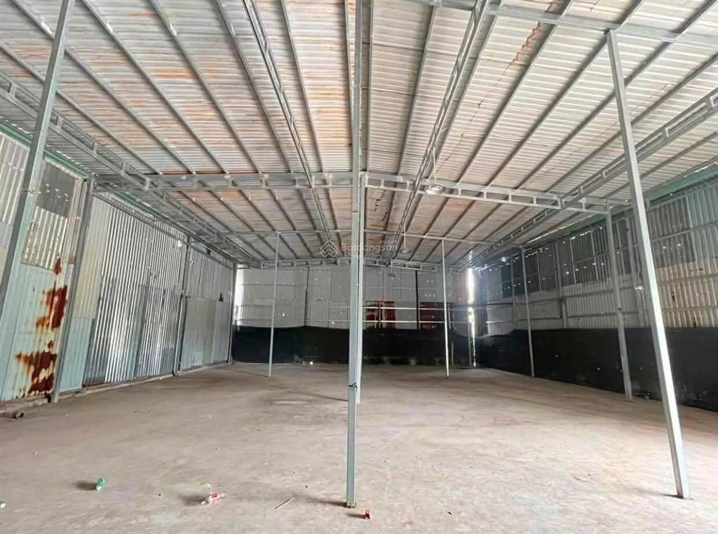 Cho thuê nhà xưởng 370m2 thới an 24, quận 12. giá 15tr