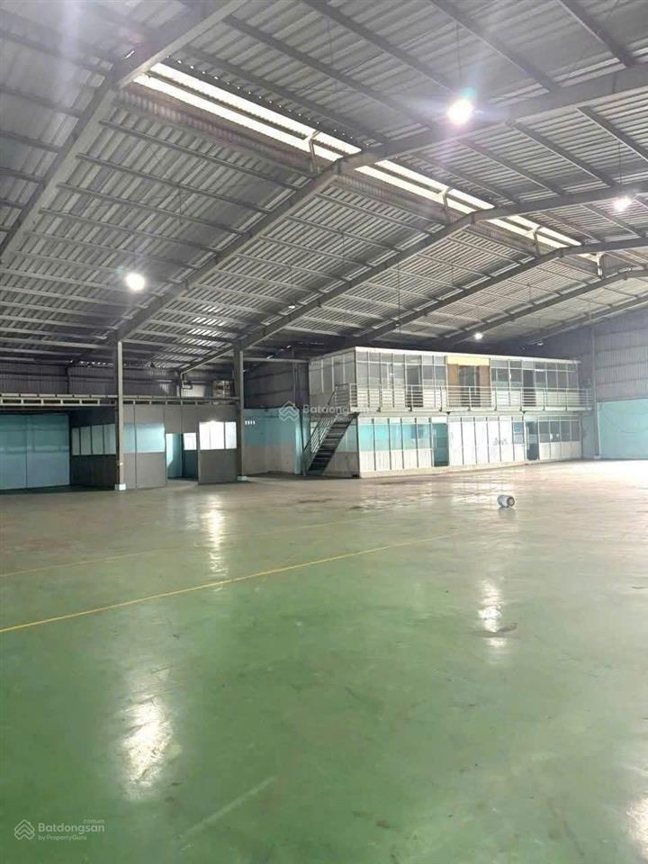 Cho thuê nhà xưởng 1300m quận 12. 70tr nền epoxy gần ngã tư ga