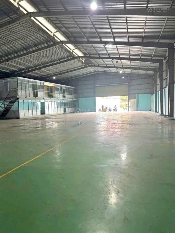 Cho thuê nhà xưởng 1300m quận 12. 70tr nền epoxy gần ngã tư ga