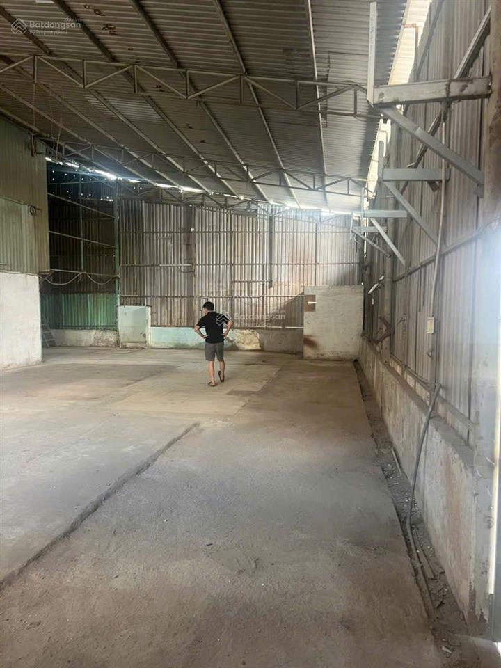 Cho thuê nhà xưởng 200m2 tô ngọc vân q12. giá 13tr