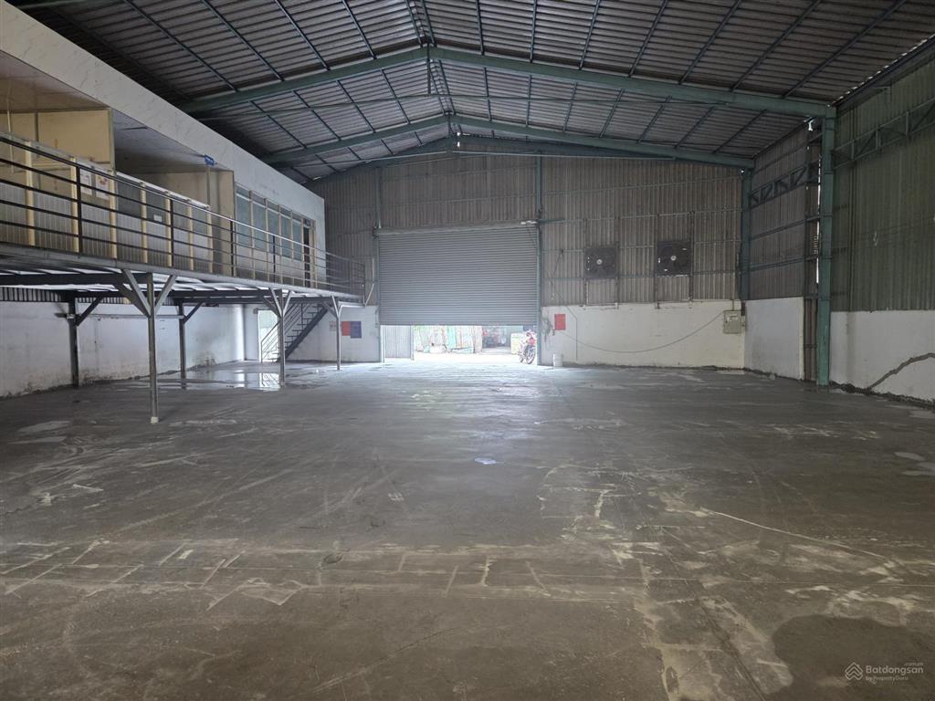 Cho thuê nhà xưởng 540m an phú đông quận 12. xe container giá 32tr