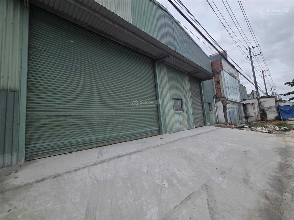 Cần cho thuê nhà xưởng 300m2 25tr mt ql13 thuận an bd. xe container