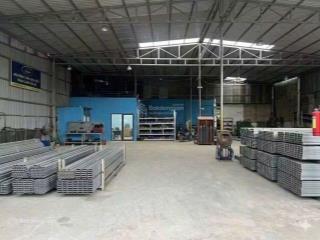 Cần cho thuê nhà xưởng mt ql1a quận 12. dt 600m đường container