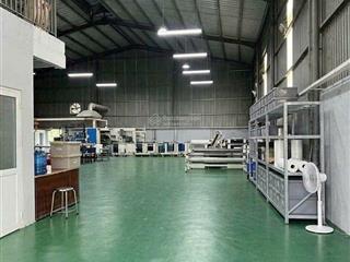 Cho thuê nhà xưởng quận 12. dt 520m, nền epoxy, đường xe container