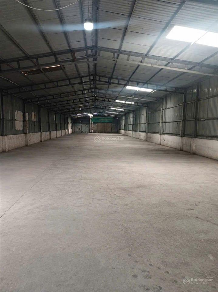 Cho thuê nhà xưởng quận 12. dt 900m giá 35tr gần ngã tư ga