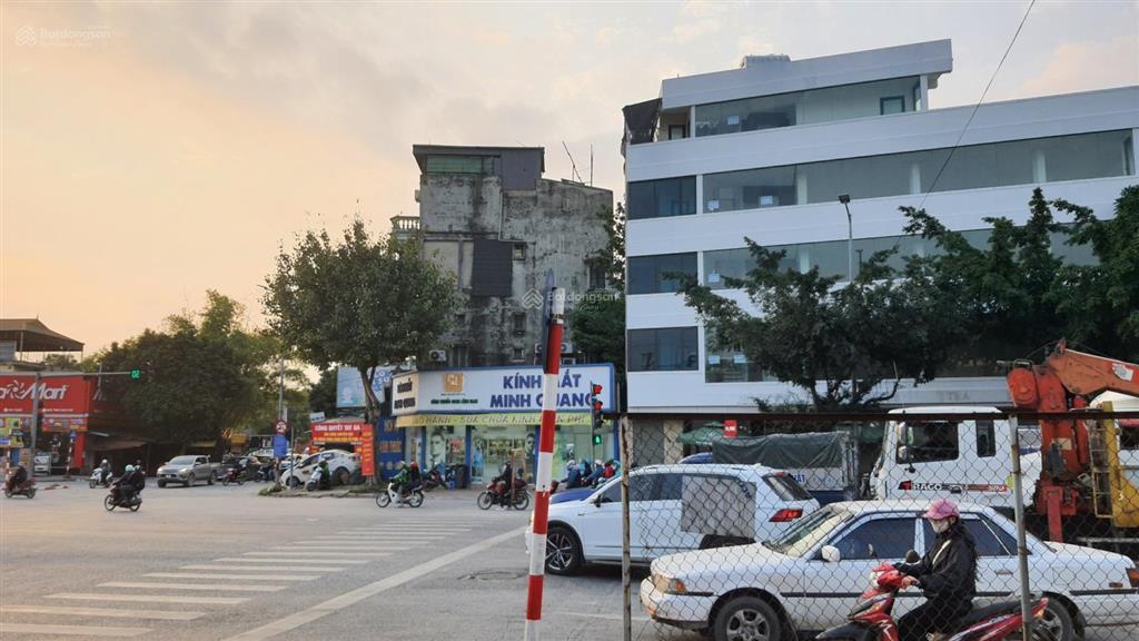 Cho thuê nhà làm văn phòng tại số 663b, lĩnh nam, 10 triệu vnd, 120 m2