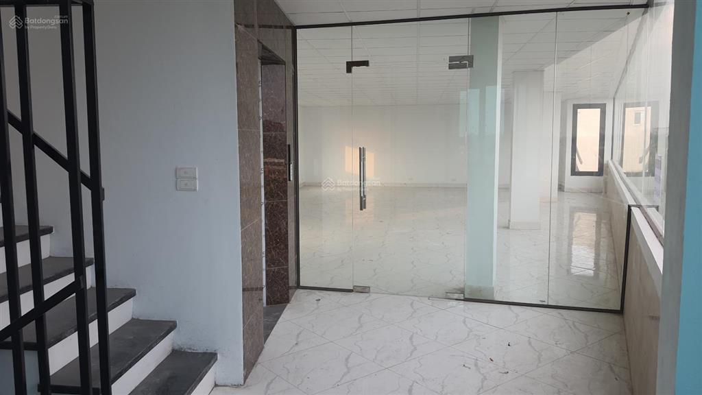 Cho thuê nhà làm văn phòng tại số 663b, lĩnh nam, 10 triệu vnd, 120 m2