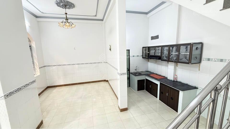 Nhà đường tân thới hiệp 20, sau lưng giáo xứ tân hưng, ngã tư đình nguyễn văn quá