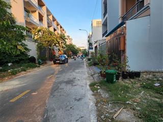 Bán đất khu depot metro, đường dương thị giang, 4,5x18m, kế lô góc, view chung cư