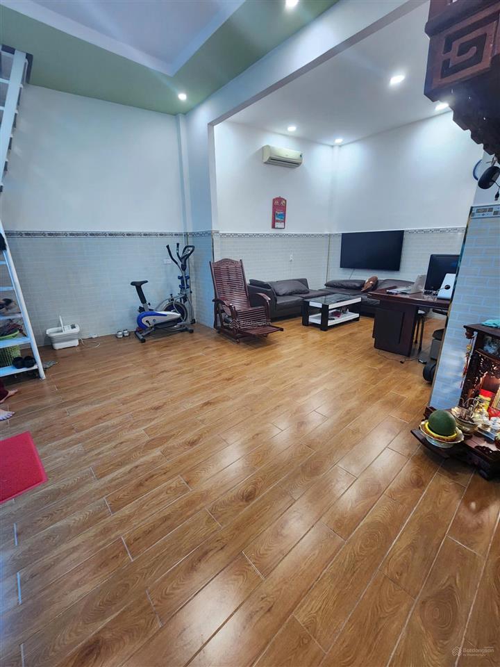 Nhà diện tích rộng 9x13m, cn 118.2m2, đường bà điểm 5