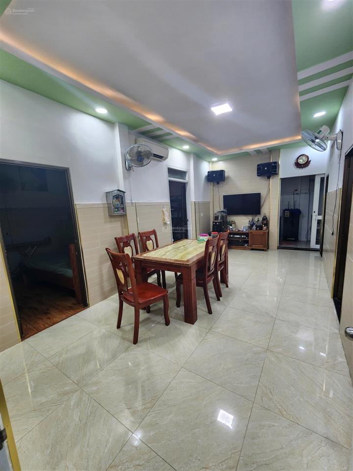 Nhà diện tích rộng 9x13m, cn 118.2m2, đường bà điểm 5