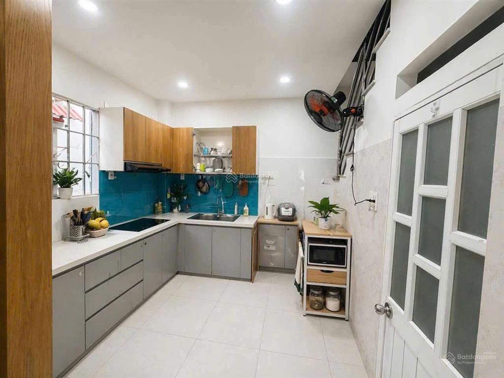 Nhà đường phạm văn bạch, hẻm xe hơi, gần chợ tân trụ