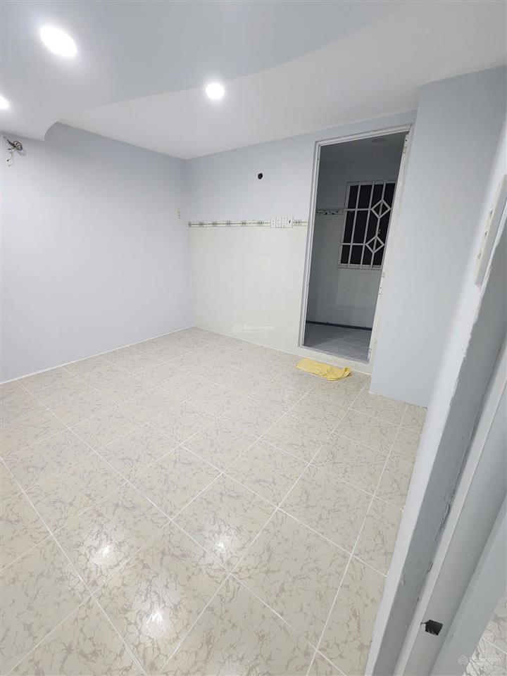 Nhà đường thái thị giữ, 5x13, hẻm xe hơi, gần chợ cây me