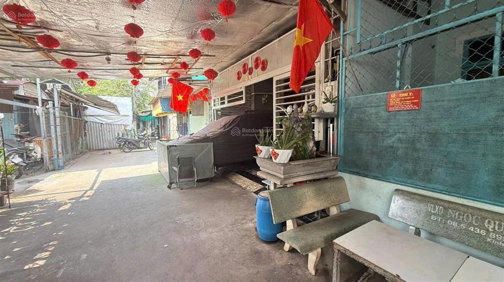 Bán nhà nguyễn văn quá, 4x16m, hẻm xe hơi, gần giáo xứ chợ cầu