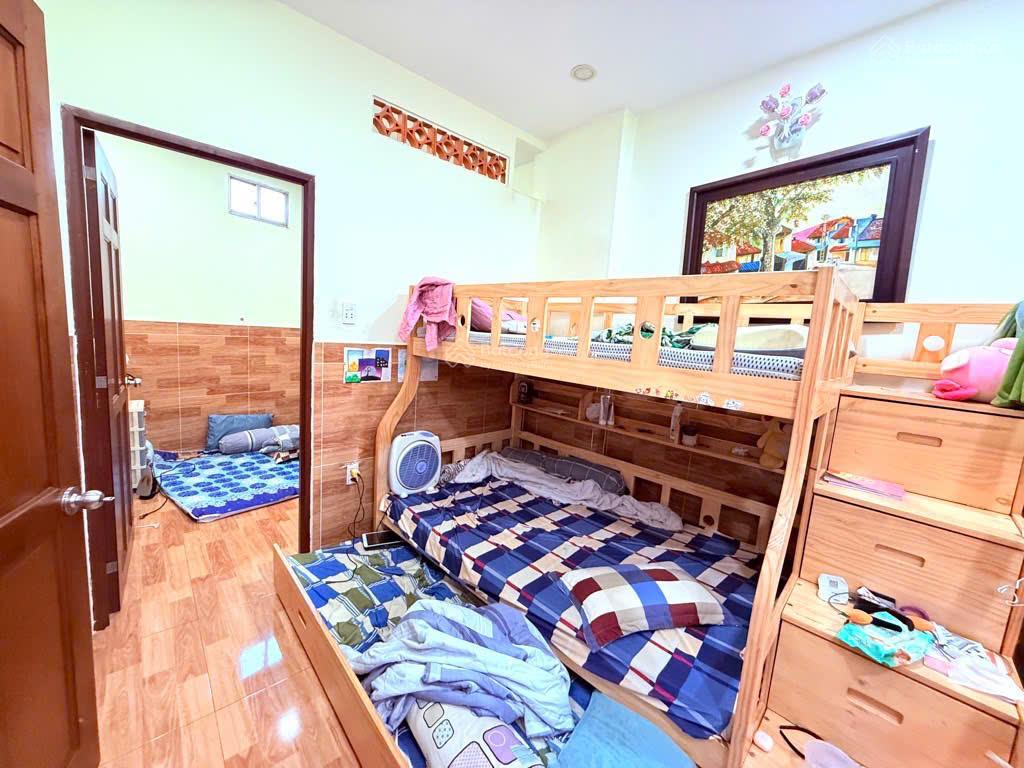 Nhà đường nguyễn văn quá, hẻm xe hơi, 62m2, có sân thượng, 4pn