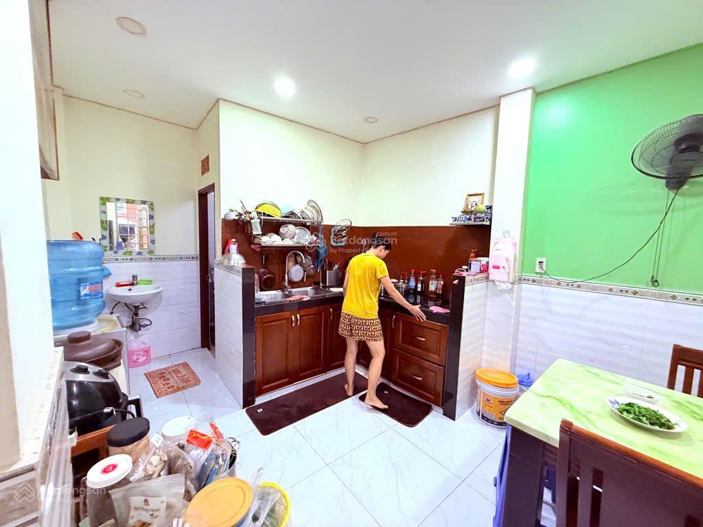 Nhà đường nguyễn văn quá, hẻm xe hơi, 62m2, có sân thượng, 4pn