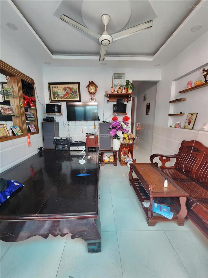 Nhà đường lê thị riêng, có sân rộng, sổ riêng, 75m2