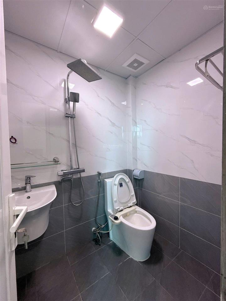 Tòa chdv lô góc dương quảng hàm 75m2*7t*14ph kk*tm. ôtô đỗ cửa, dthu ~1 tỷ/năm. hỗ trợ bank