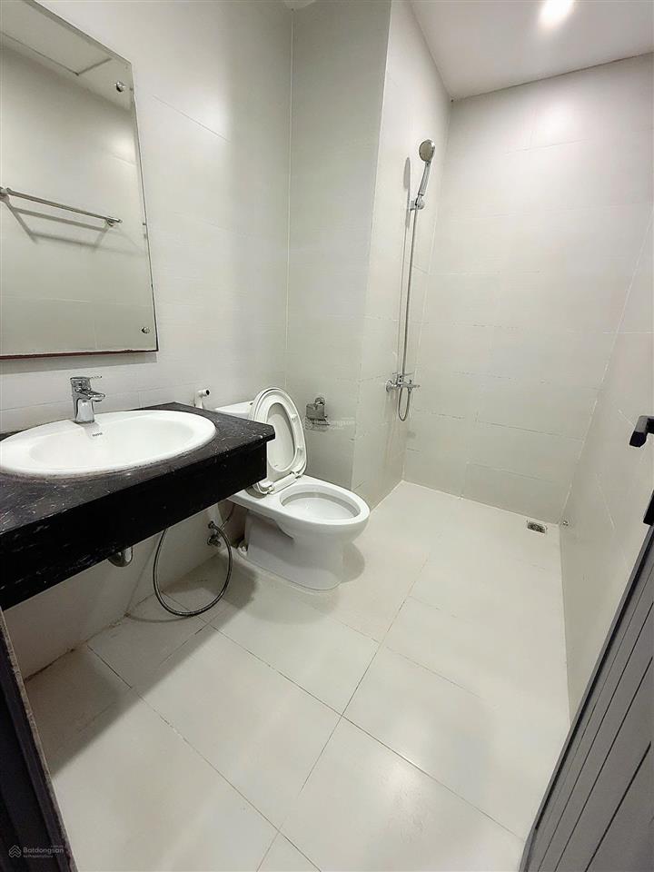 Bán gấp căn hộ 2pn, diện tích 70m2, full nội thất đẹp, giá 5,95 tỷ, cc thái hà 43 phạm văn đồng