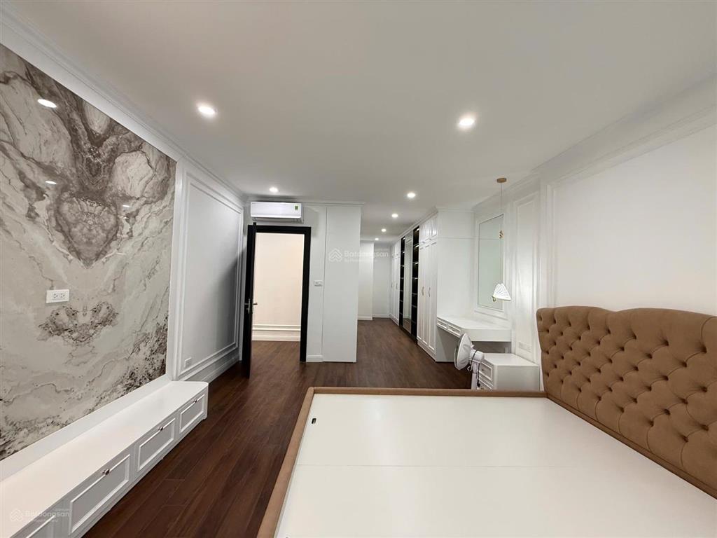 Bán căn hộ 4pn diện tích 160m2 full nội thất xịn sẵn về ở giá 12,5tỷ cc goldmark city hồ tùng mậu