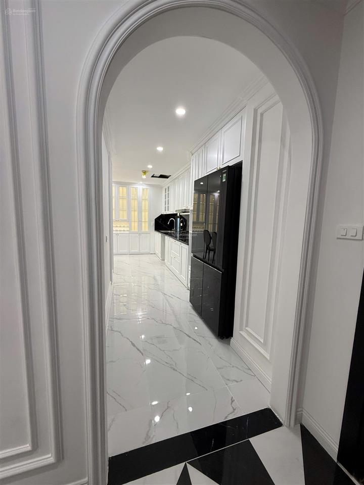 Bán căn hộ 4pn diện tích 160m2 full nội thất xịn sẵn về ở giá 12,5tỷ cc goldmark city hồ tùng mậu