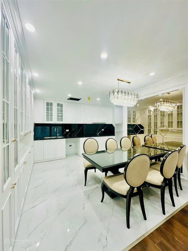 Bán căn hộ 4pn diện tích 160m2 full nội thất xịn sẵn về ở giá 12,5tỷ cc goldmark city hồ tùng mậu