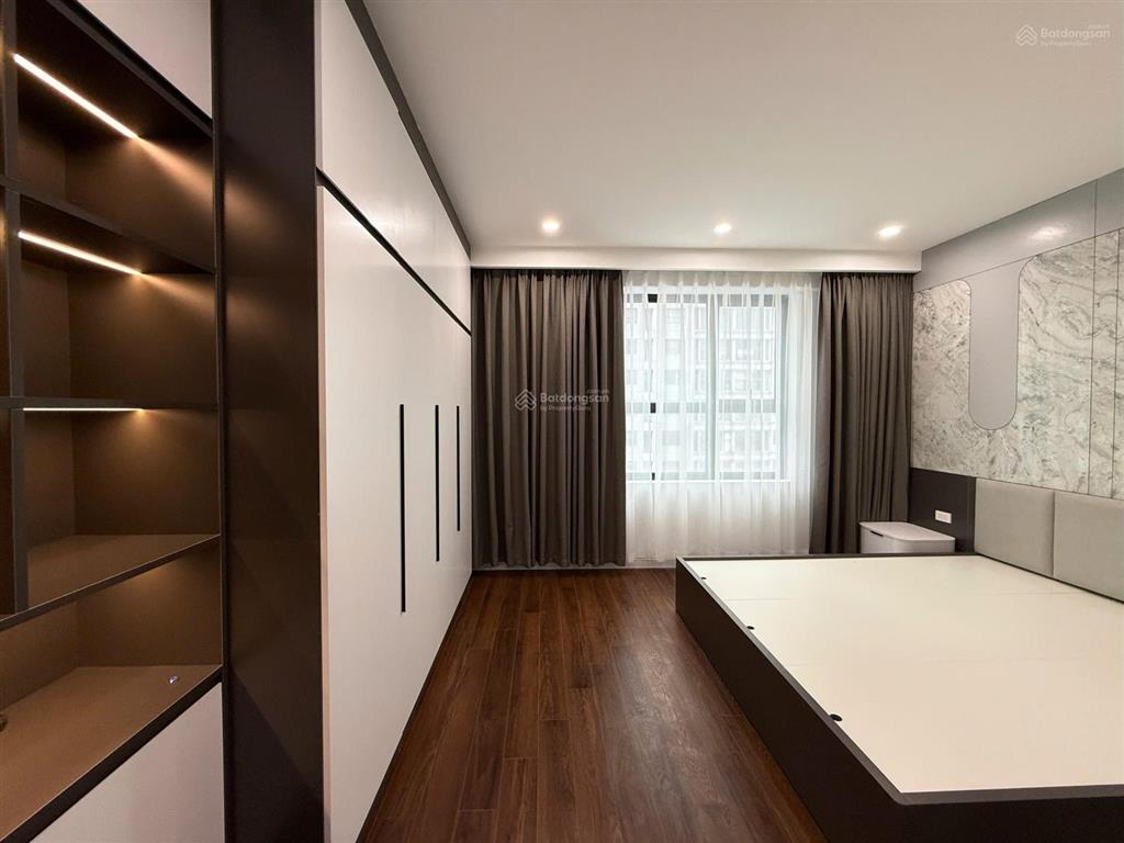 Bán căn hộ 4pn diện tích 160m2 full nội thất xịn sẵn về ở giá 12,5tỷ cc goldmark city hồ tùng mậu