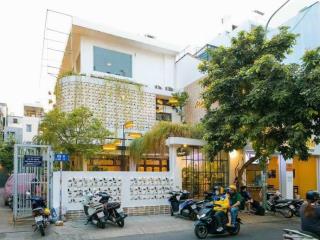 Cho thuê biệt thự góc 2mt đường hoa phượng khu phan xích long, phường 2, quận phú nhuận