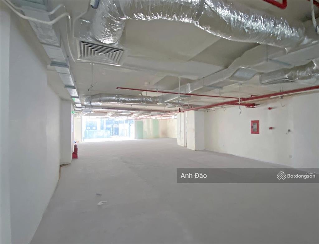 Cho thuê tòa nhà mới xây góc 2 mặt tiền ung văn khiêm ngay xô viết nghệ tĩnh bình thạnh