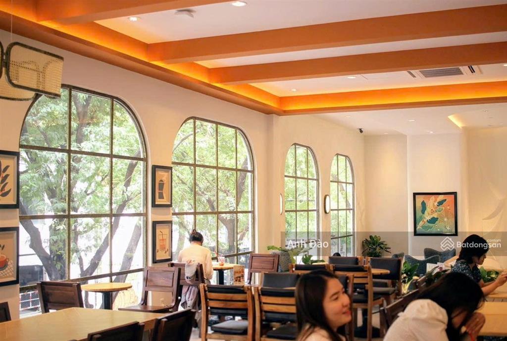 Cho thuê biệt thự mặt tiền lý chính thắng, phường võ thị sáu, quận 3