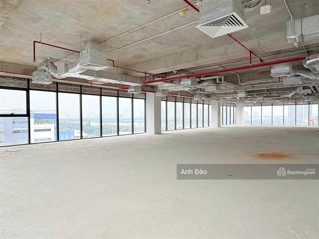 Building mặt tiền đường cô giang vị trí trung tâm quận 1 ngay trần hưng đạo