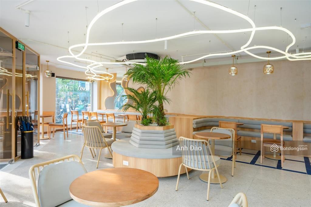 Vị trí đắc địa! căn góc 2 mặt tiền ngay phố ẩm thực phan xích long  phú nhuận