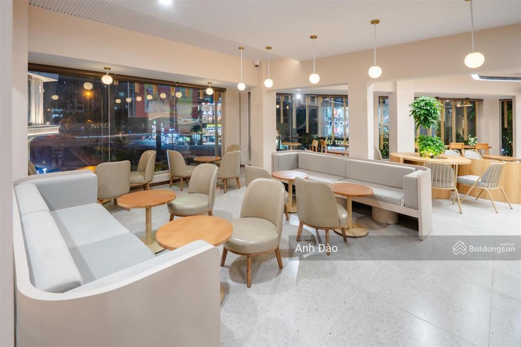 Vị trí đắc địa! căn góc 2 mặt tiền ngay phố ẩm thực phan xích long  phú nhuận