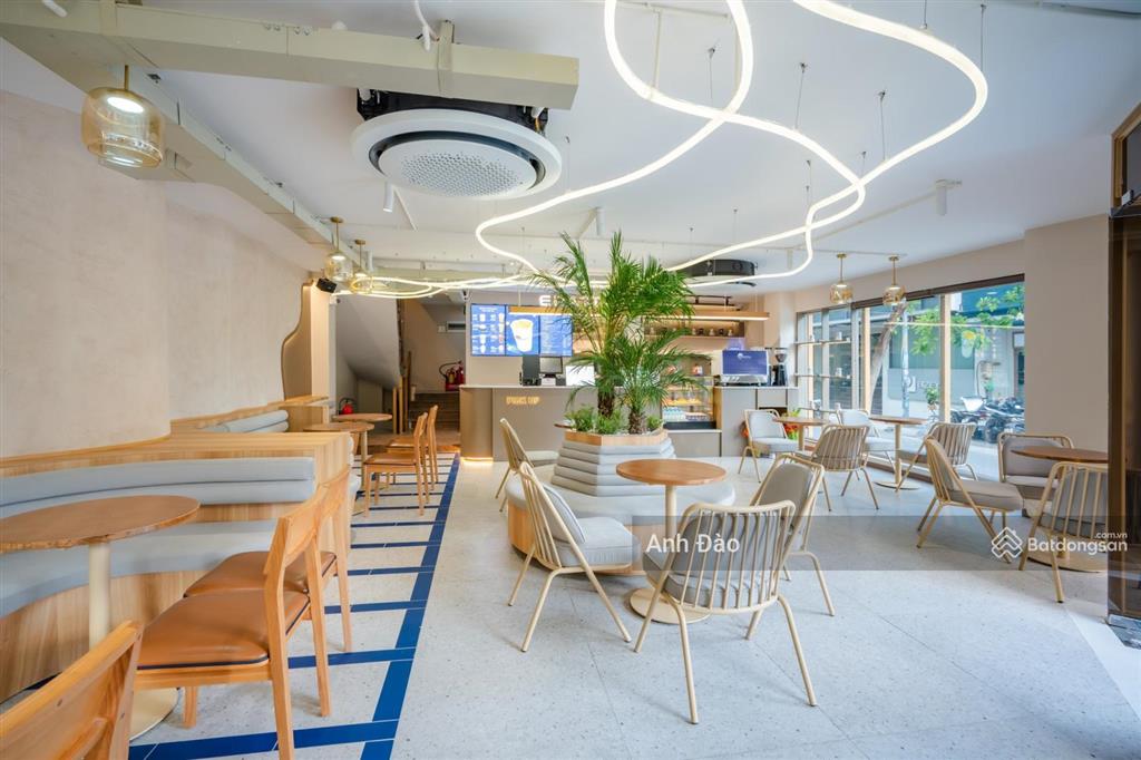 Vị trí đắc địa! căn góc 2 mặt tiền ngay phố ẩm thực phan xích long  phú nhuận