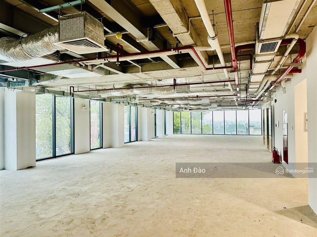 Cho thuê tòa nhà mặt tiền đường ba tháng hai q10 cách vòng xoay dân chủ 100m