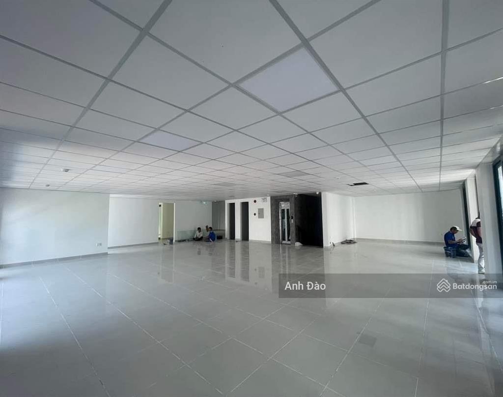 Cho thuê tòa nhà mặt tiền trần bình trọng ngay trần hưng đạo quận 5