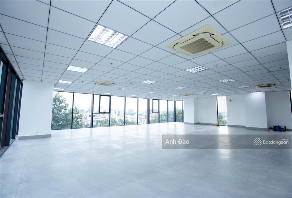 Cho thuê nhà mặt tiền trần quang diệu, p.13, quận 3 gần ngã 4 lê văn sỹ