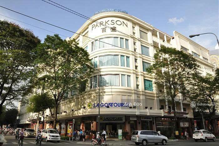 Cho thuê văn phòng góc 2 mặt tiền đồng khởi  lê thánh tôn quận 1