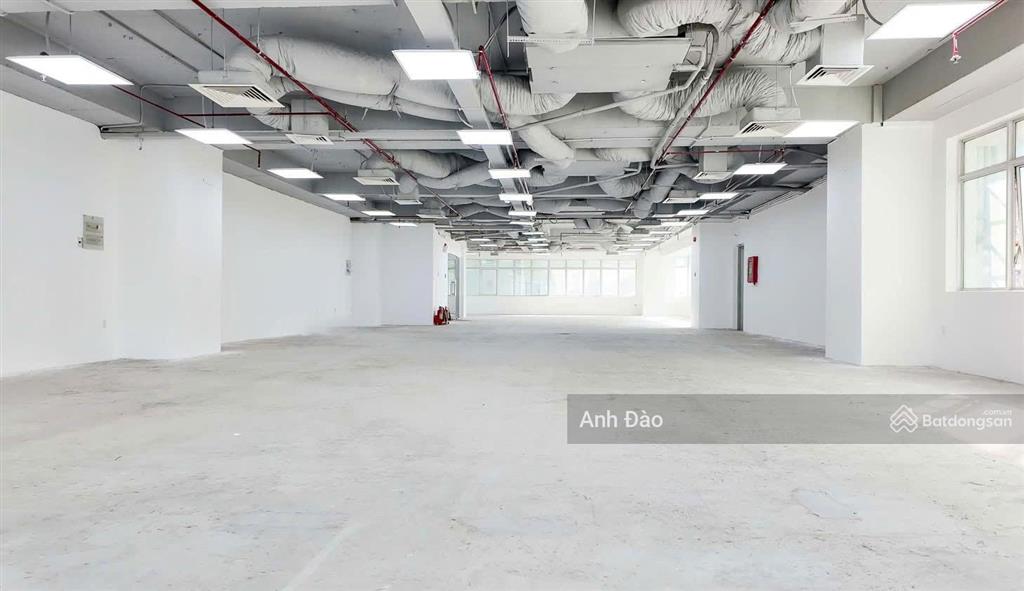 Cho thuê nhà mặt tiền mới xây đường hồng hà, tân bình khu sân bay