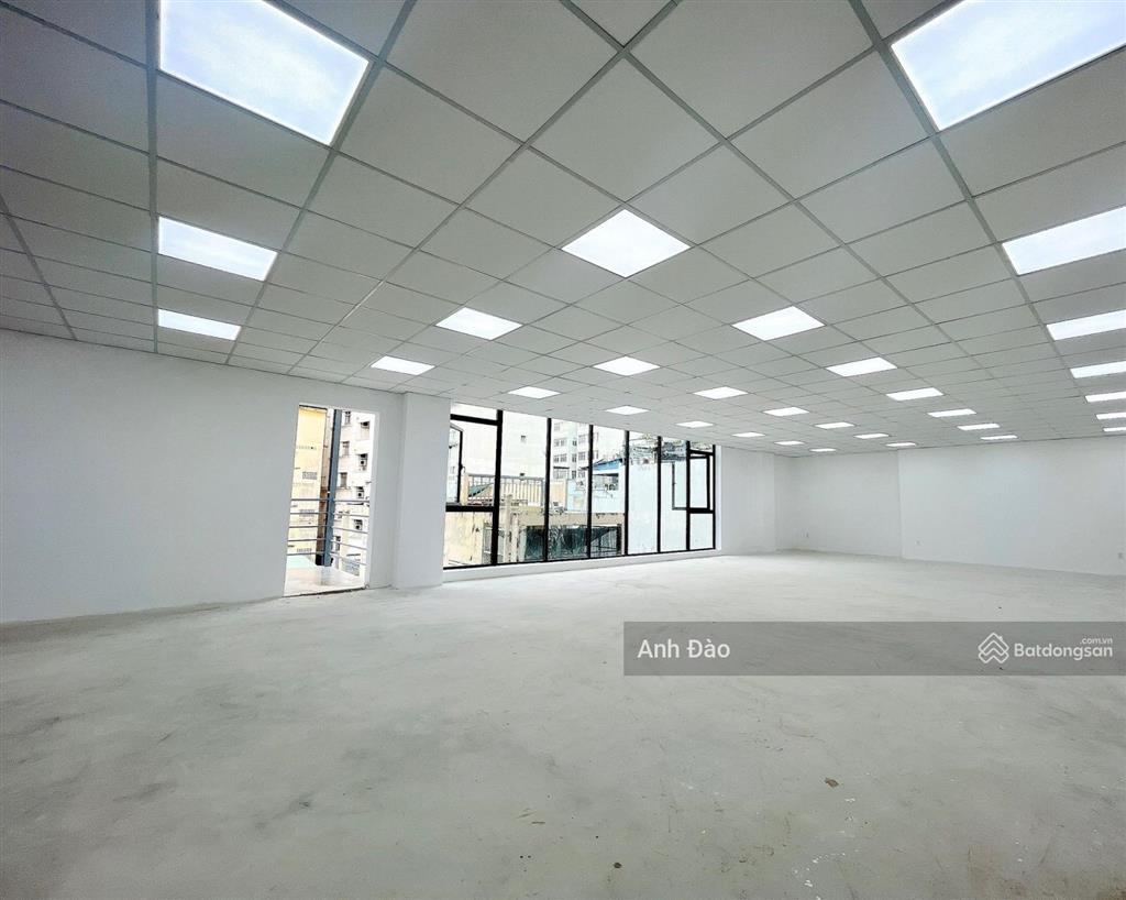 Cho thuê nhà mặt tiền mới xây đường hồng hà, tân bình khu sân bay