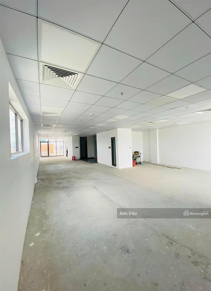 Cho thuê nhà mặt tiền nguyễn thiện thuật gần nguyễn đình chiểu  quận 3