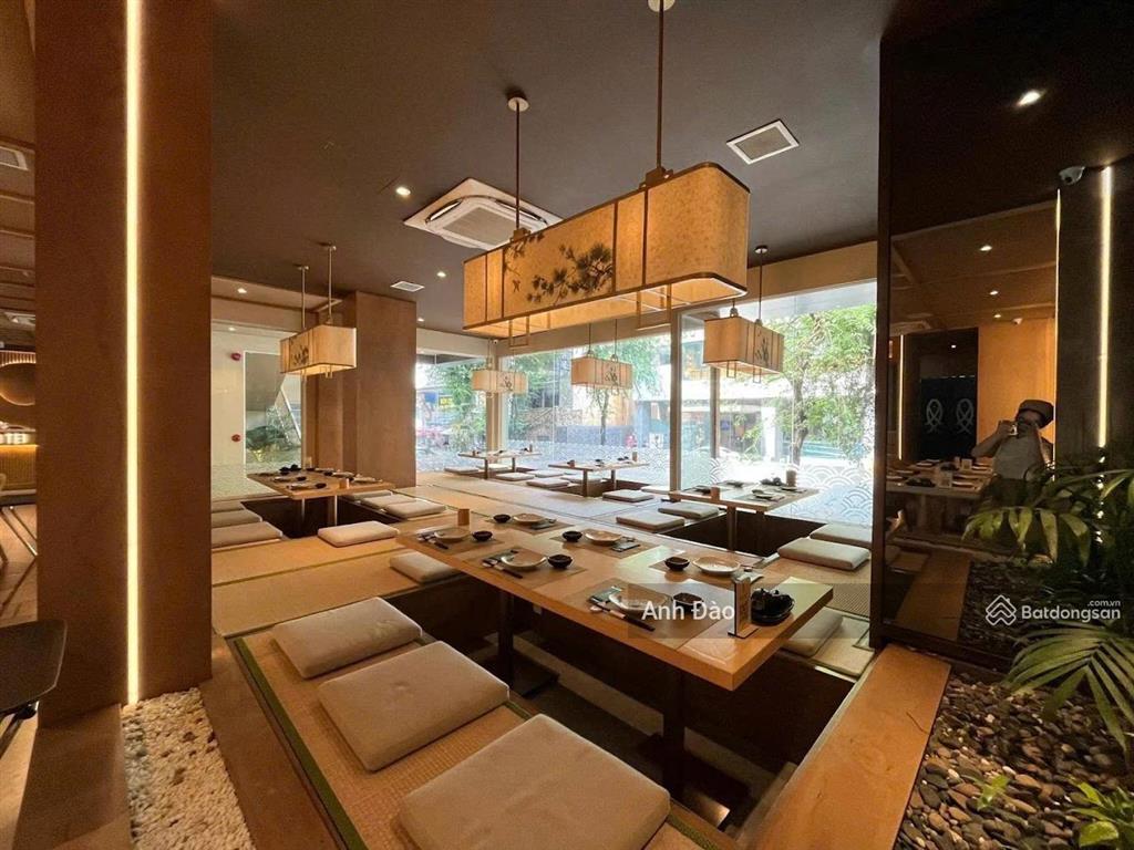 Cho thuê nhà mặt tiền mạc đĩnh chi, quận 1 ngay ngã 4 nguyễn thị minh khai