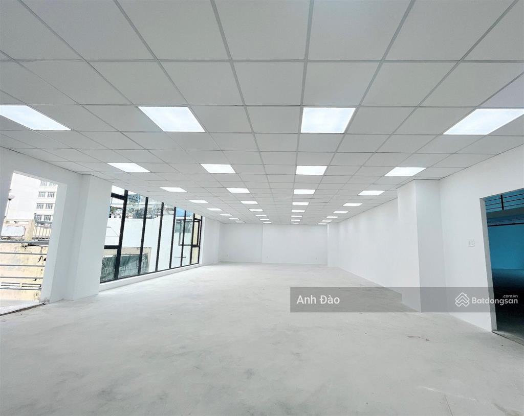 Cho thuê tòa nhà mới xây trục sân bay  mặt tiền trần quốc hoàn, tân bình
