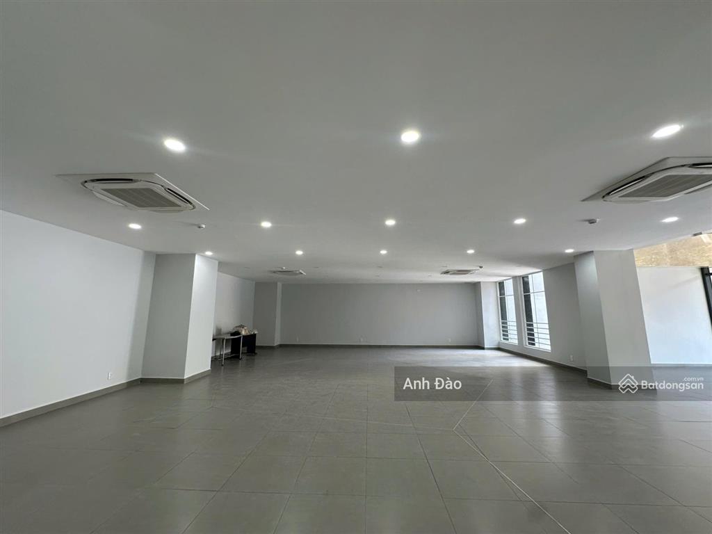 Cho thuê tòa nhà mặt tiền nguyễn thị thập, quận 7 ngay lotte mart