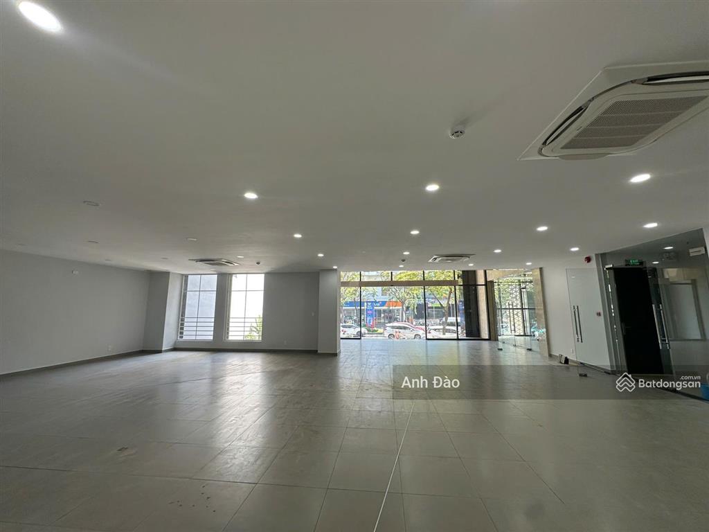 Cho thuê tòa nhà mặt tiền nguyễn thị thập, quận 7 ngay lotte mart