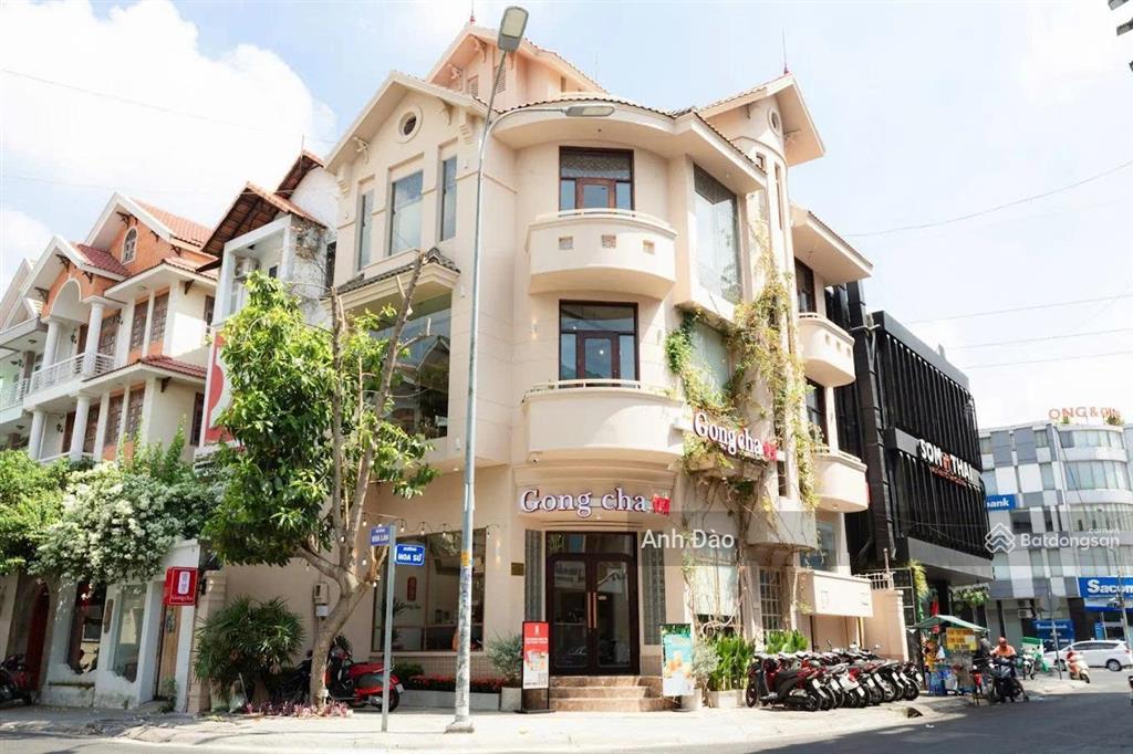 Cho thuê biệt thự góc 2 mặt tiền hoa lan, phú nhuận ngay phan xích long