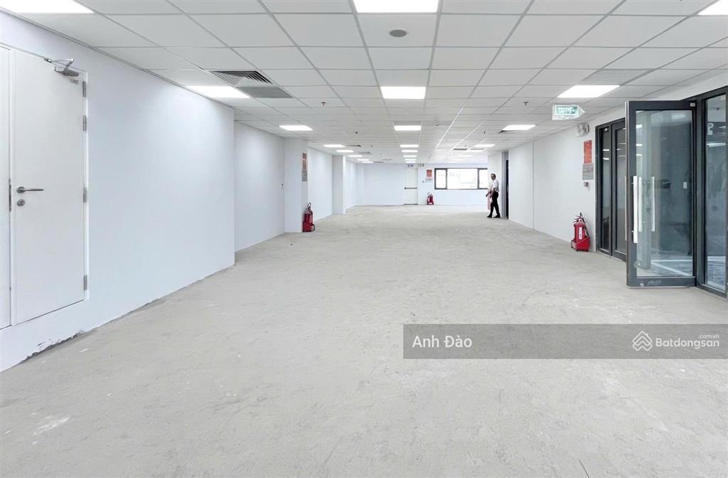 Cho thuê building mặt tiền cô giang q1 ngay trần hưng đạo  hầm 7 lầu giá tốt