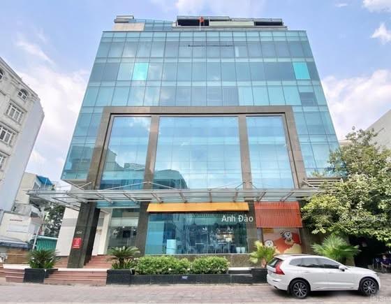 Building mới xây góc 2 mặt tiền khu sân bay  2.500m2 sàn hầm 5 lầu giá tốt
