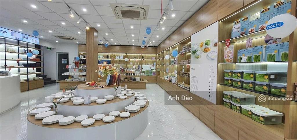 Ngang 10m  mặt tiền hai bà trưng, quận 3 ngay điện biên phủ